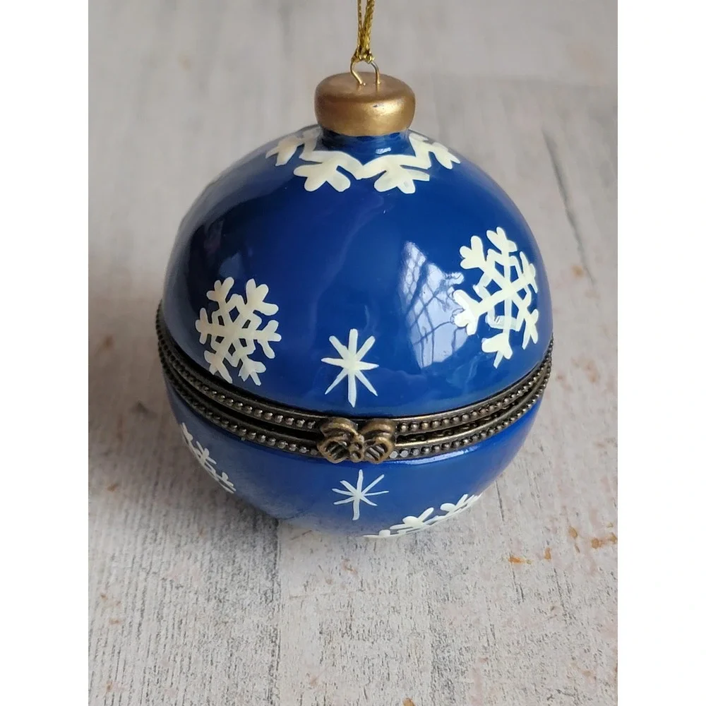 Blue snowball porcelain snowflake trinket container ornament Xmas